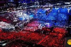 全球总决赛电竞体验区：VR游戏互动、精彩赛事直播及严格防疫措施全揭秘